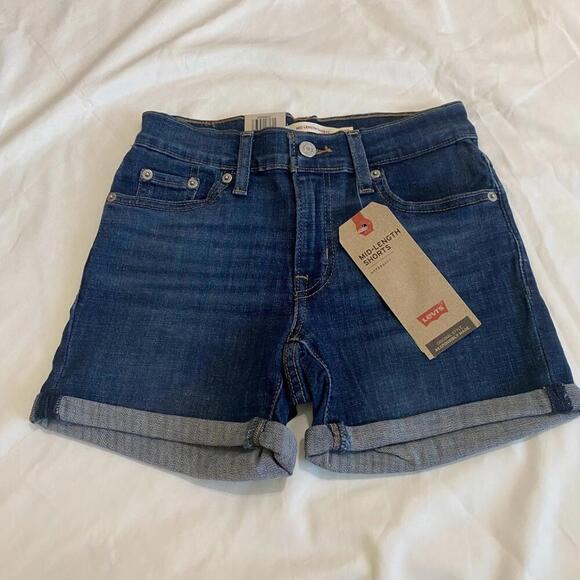 Levi's Mid length shorts size 23 - Picture 1 of 3